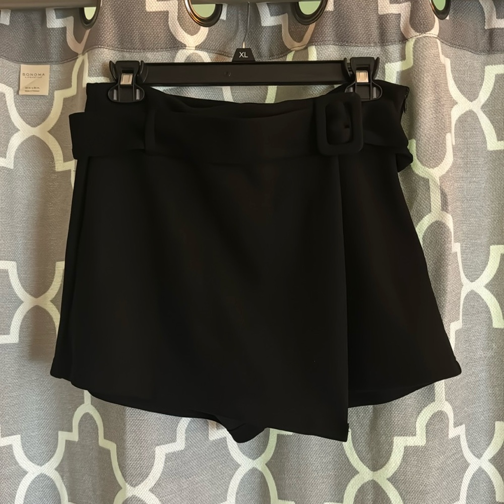 Bláshe faux fur skort with belt